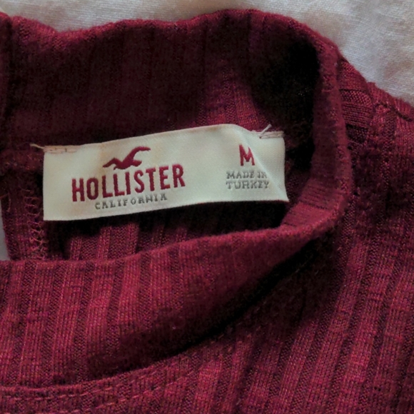 Maroon high neck flowy dress - Picture 3 of 3